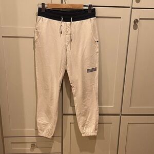 Women’s ivory Vuori Joggers size Small